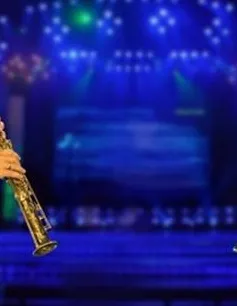 Ngỡ ngàng tiếng saxophone điêu luyện của con gái Trần Mạnh Tuấn